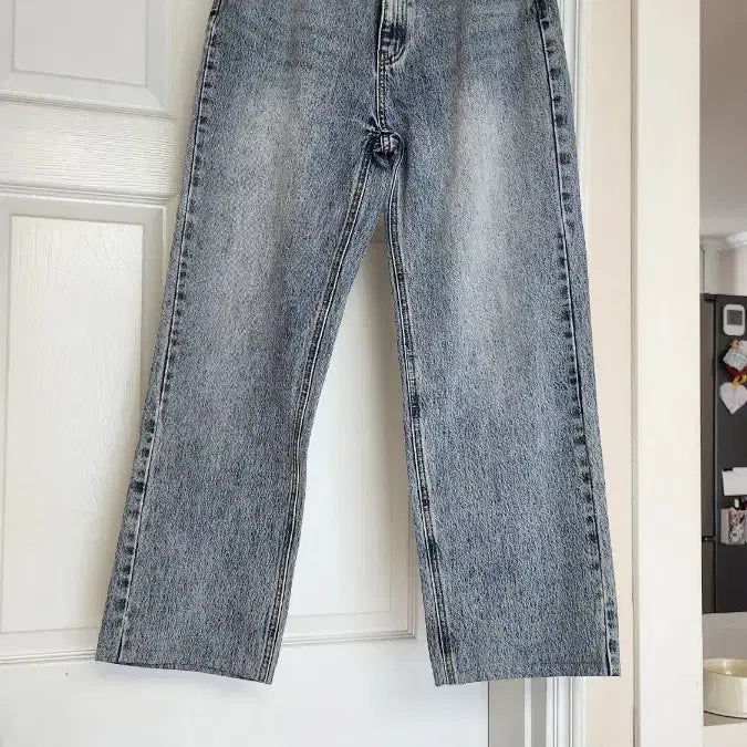 [BUNJANG] Mongdol Logo Straight Denim Jeans / 몽돌  로고 스트레이트 데님 청바지 ㅡ 컨디션굿