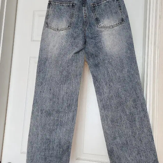 [BUNJANG] Mongdol Logo Straight Denim Jeans / 몽돌  로고 스트레이트 데님 청바지 ㅡ 컨디션굿