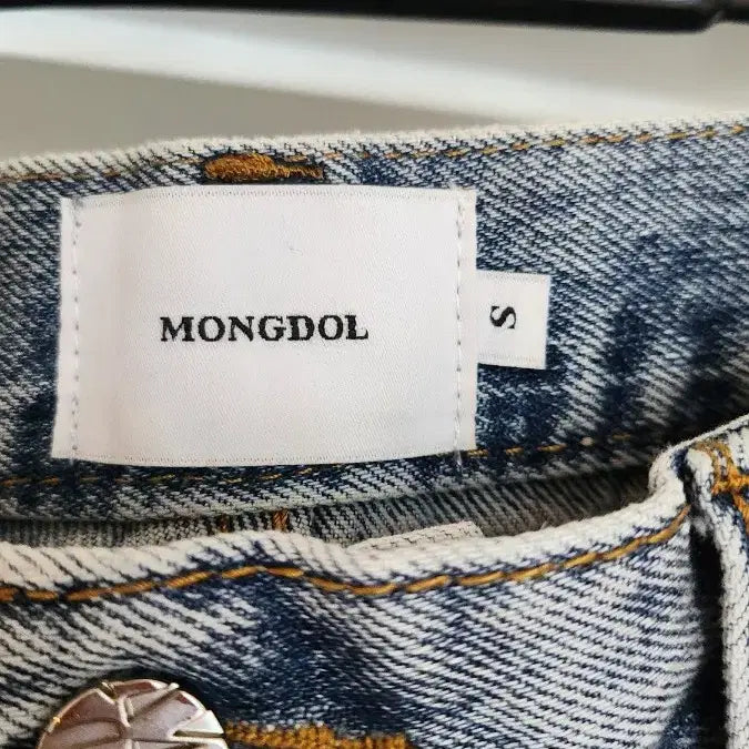 [BUNJANG] Mongdol Logo Straight Denim Jeans / 몽돌  로고 스트레이트 데님 청바지 ㅡ 컨디션굿