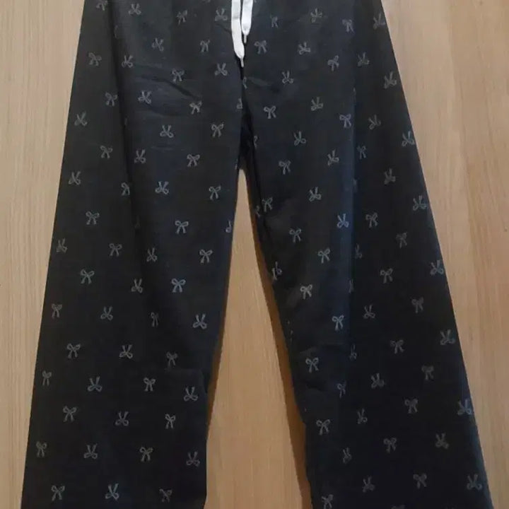 [BUNJANG] Ribbon Pattern Comfortable Pants (Black) / (새상품)예쁜 리본 패턴 편한 바지(블랙/free ~77반)