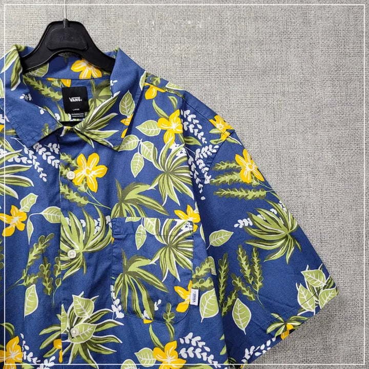 [BUNJANG] Vans Blue Floral Short Sleeve Shirt (Men&