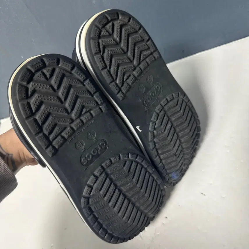 [SOLD OUT] 270 크록스 바야밴드 클로그 블랙 샌들
