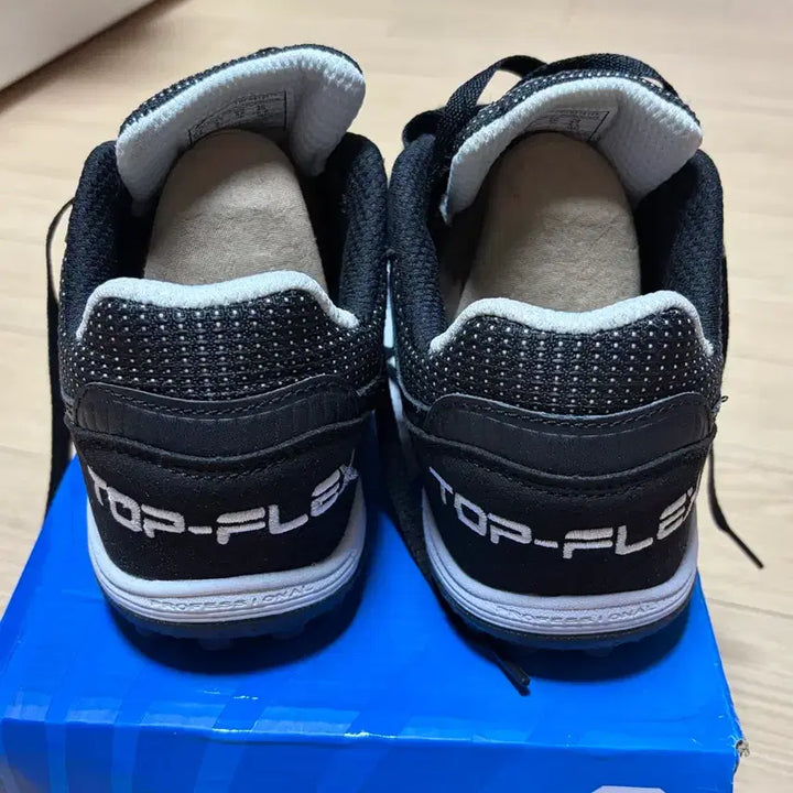 [SOLD OUT] 조마 탑플렉스 풋살화 블랙 265