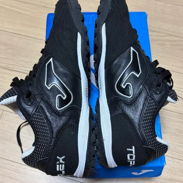 [SOLD OUT] 조마 탑플렉스 풋살화 블랙 265