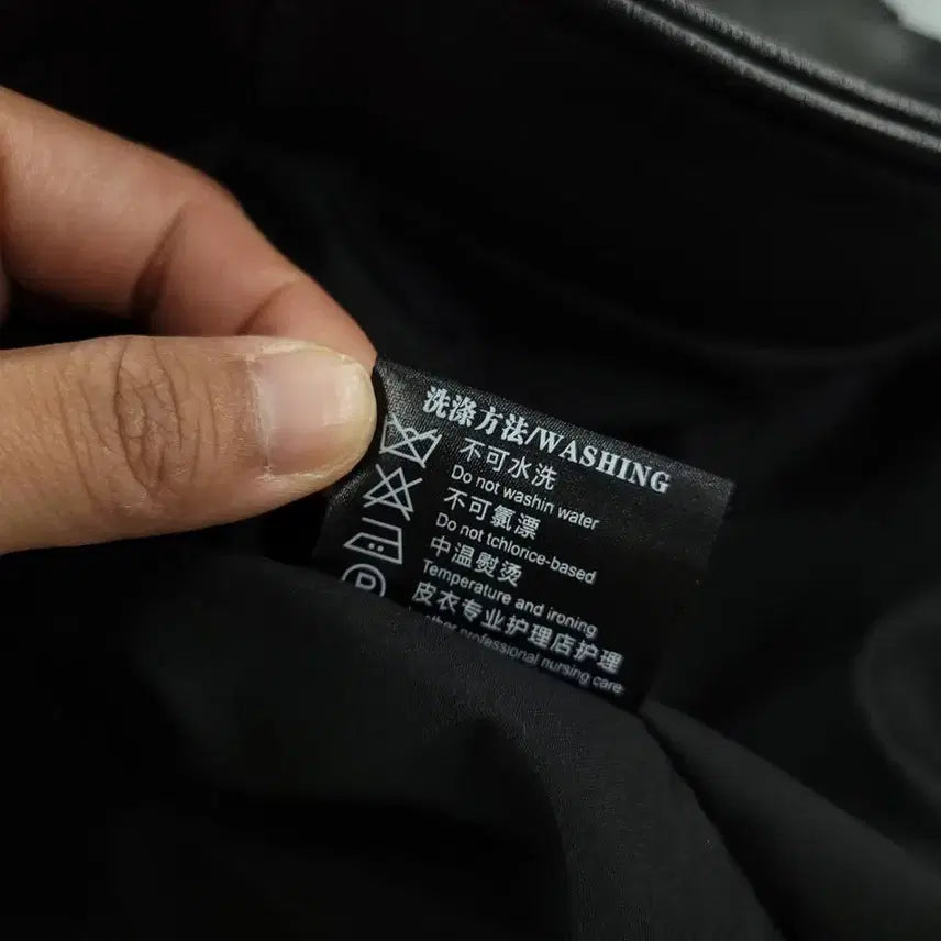 [BUNJANG] Vintage Leather Biker Jacket / 빈티지 블랙 체스트포켓 네크비조 사이드신치 소가죽 카우레더 바이커 라이더