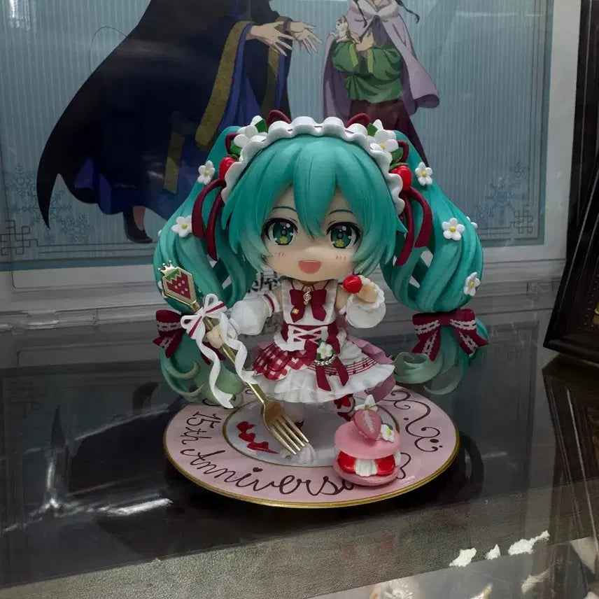 [BUNJANG] Hatsune Miku Strawberry Nendoroid Figure / 딸기 미쿠 넨도 판매