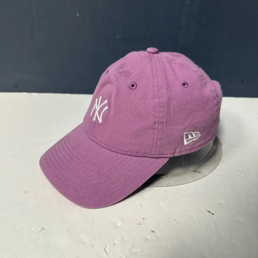 [SOLD OUT] free 뉴에라 여성 뉴욕양키즈 퍼플 볼캡 모자