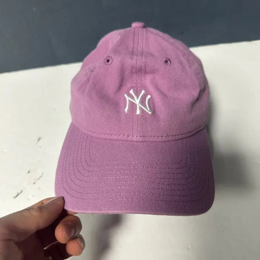 [SOLD OUT] free 뉴에라 여성 뉴욕양키즈 퍼플 볼캡 모자