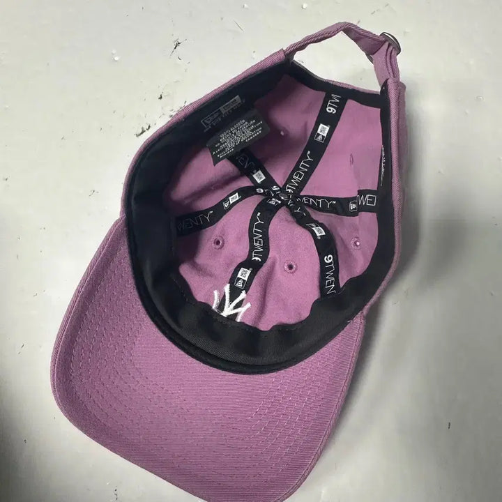 [SOLD OUT] free 뉴에라 여성 뉴욕양키즈 퍼플 볼캡 모자