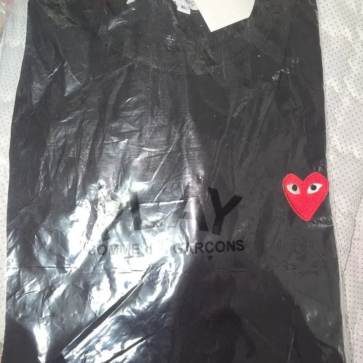[BUNJANG] Comme des Garçons PLAY Black Heart Short Sleeve T-Shirt XL / 꼼데가르송 플레이 검정 하트 반팔티 XL