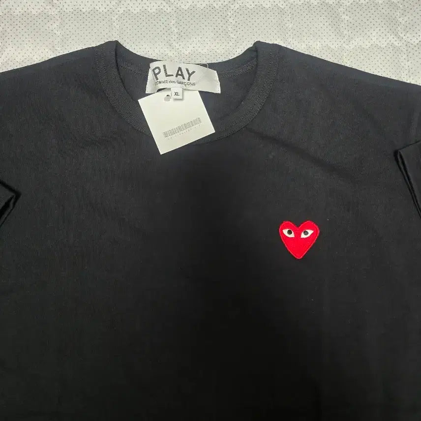 [BUNJANG] Comme des Garçons PLAY Black Heart Short Sleeve T-Shirt XL / 꼼데가르송 플레이 검정 하트 반팔티 XL