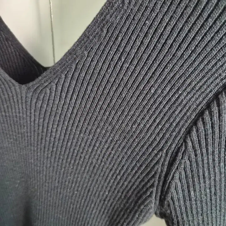[BUNJANG] Ribbed Knit V-Neck Black Mini Dress / 골지 니트 V넥 블랙 원피스