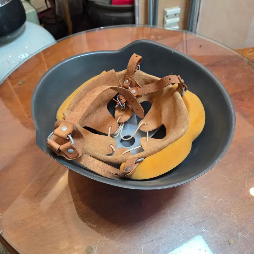[BUNJANG] Unused East German M56 Steel Helmet / 근대사 밀리터리 미사용 동독군 M56 철모