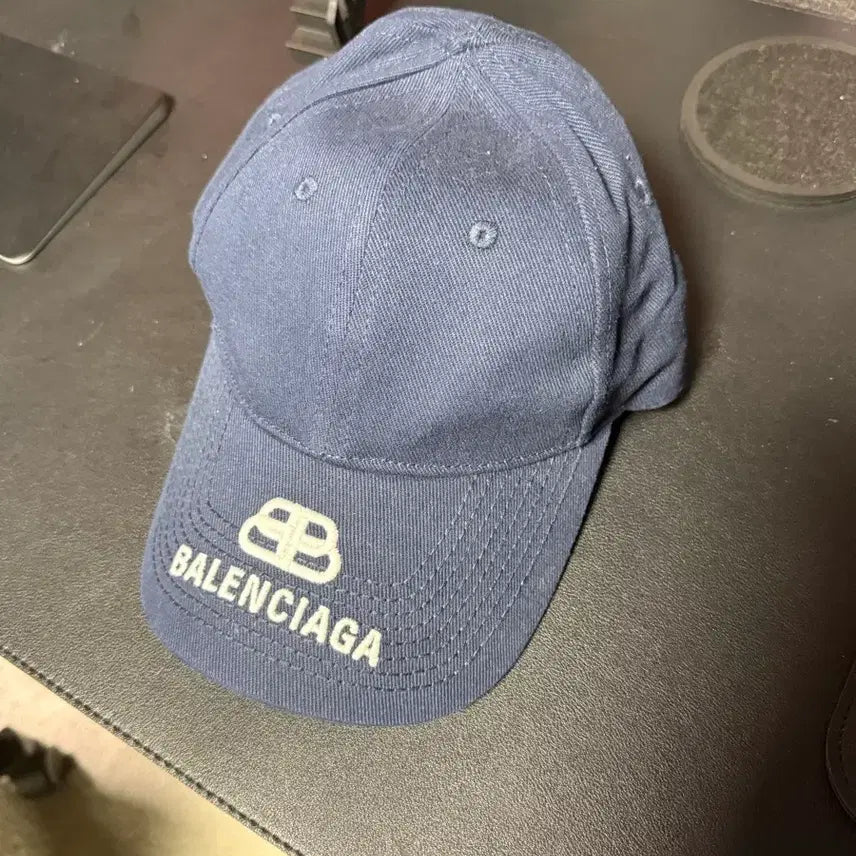[SOLD OUT] 발렌시아가 BB 바이저 볼캡 네이비