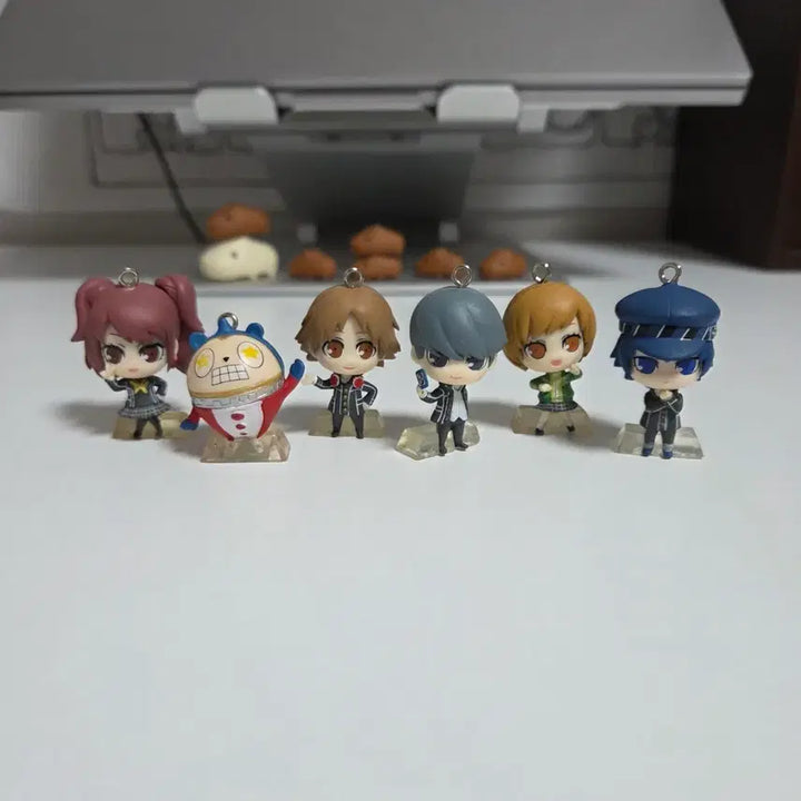[BUNJANG] Persona 4 Mini Figure Keychain Bundle Set / [일괄] 페르소나 4 미니 피규어 키링 번장 요스케 치에 곰 나오토 리세