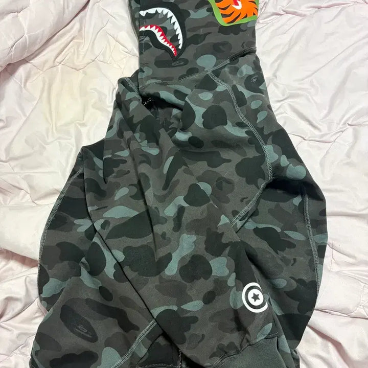 [BUNJANG] BAPE Color Camo Shark Full Zip Hoodie Black M / 베이프 컬러 카모 샤크 풀 집업 후드집업 블랙 M