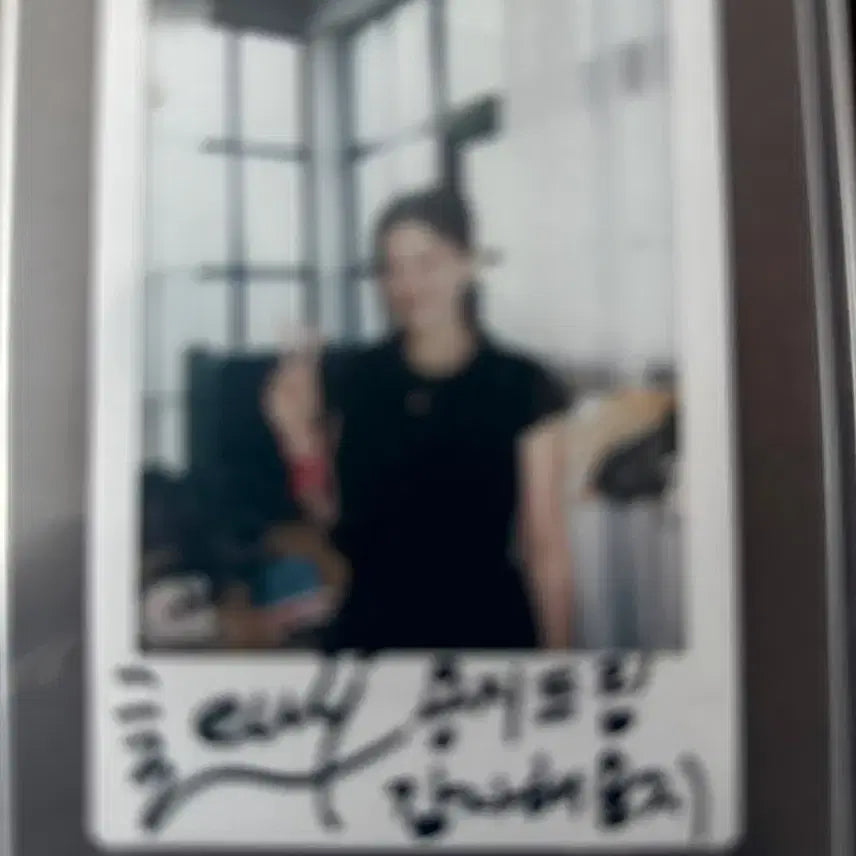 [BUNJANG] Kim Yong Ji Autographed Polaroid / 배우 김용지 친필 싸인 폴라 26.04