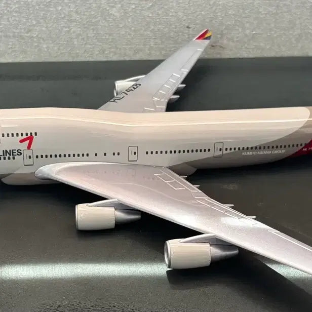 [BUNJANG] Asiana Airlines Boeing 747-400 Aircraft Model / 아시아나항공 보잉 747-400 항공기 모형