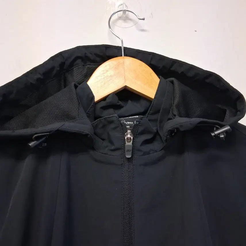 [BUNJANG] Skechers Windbreaker Jacket Black Medium / 스케쳐스 바람막이 자켓 M 블랙