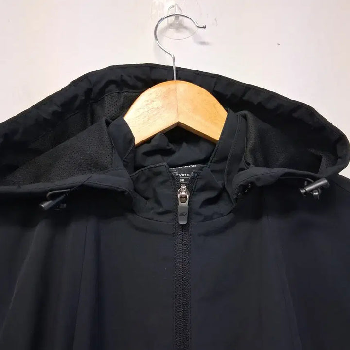 [BUNJANG] Skechers Windbreaker Jacket Black Medium / 스케쳐스 바람막이 자켓 M 블랙
