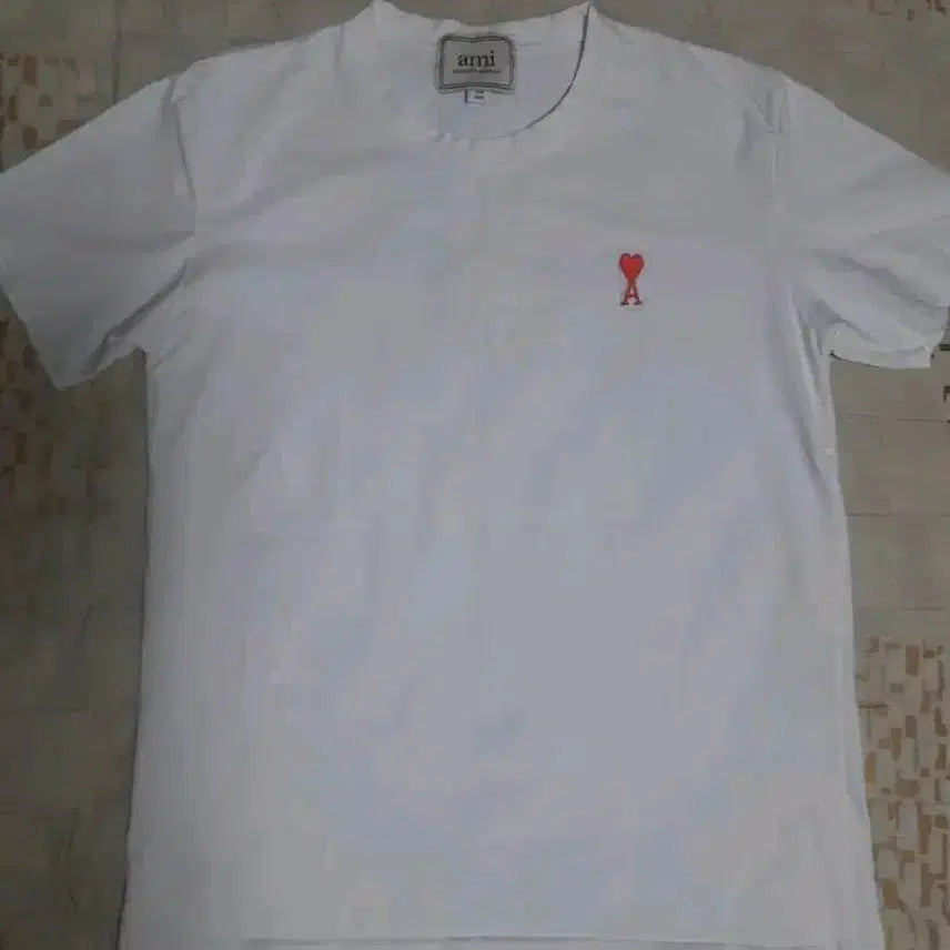 [BUNJANG] Ami Small Heart Short Sleeve T-Shirt White S / 아미 스몰 하트 반팔 티셔츠 화이트 S