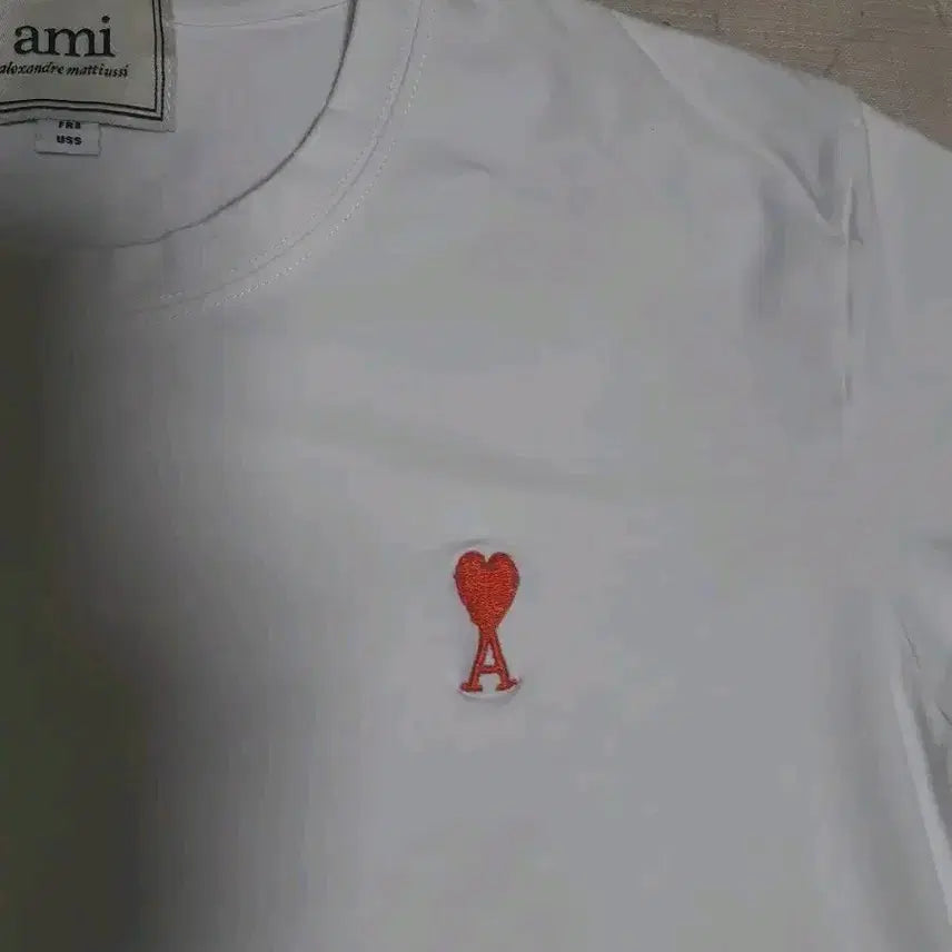 [BUNJANG] Ami Small Heart Short Sleeve T-Shirt White S / 아미 스몰 하트 반팔 티셔츠 화이트 S