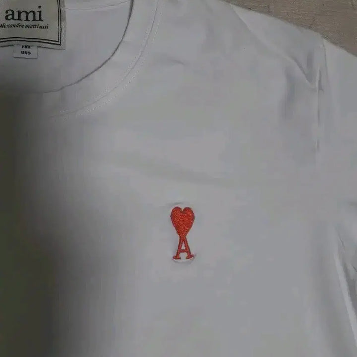 [BUNJANG] Ami Small Heart Short Sleeve T-Shirt White S / 아미 스몰 하트 반팔 티셔츠 화이트 S