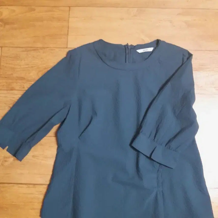 [BUNJANG] JISEN Seersucker Blouse / 지센 시어서커 블라우스