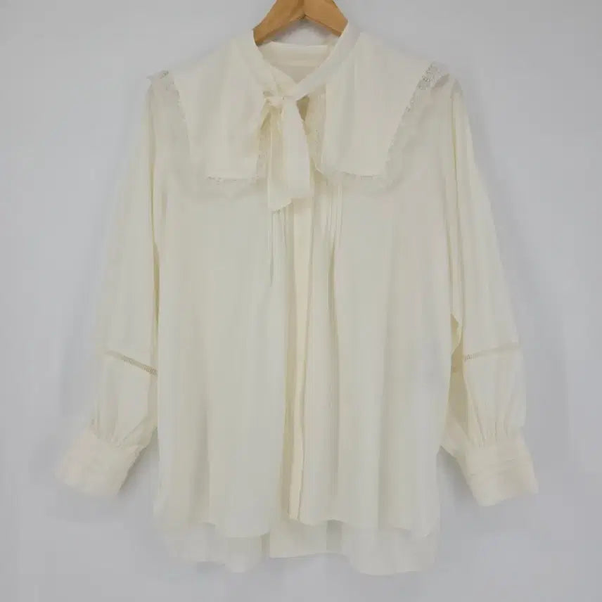 [BUNJANG] The AtG Lace Collar Ribbon Blouse Ivory / The AtG 레이스 칼라 리본 블라우스 아이보리 77 [B30840]