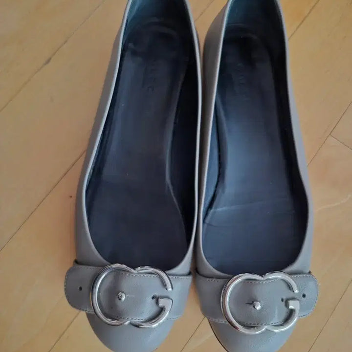 [BUNJANG] Gucci GG Buckle Flat Shoes Grey / 구찌 GG 버클 플랫 슈즈 그레이