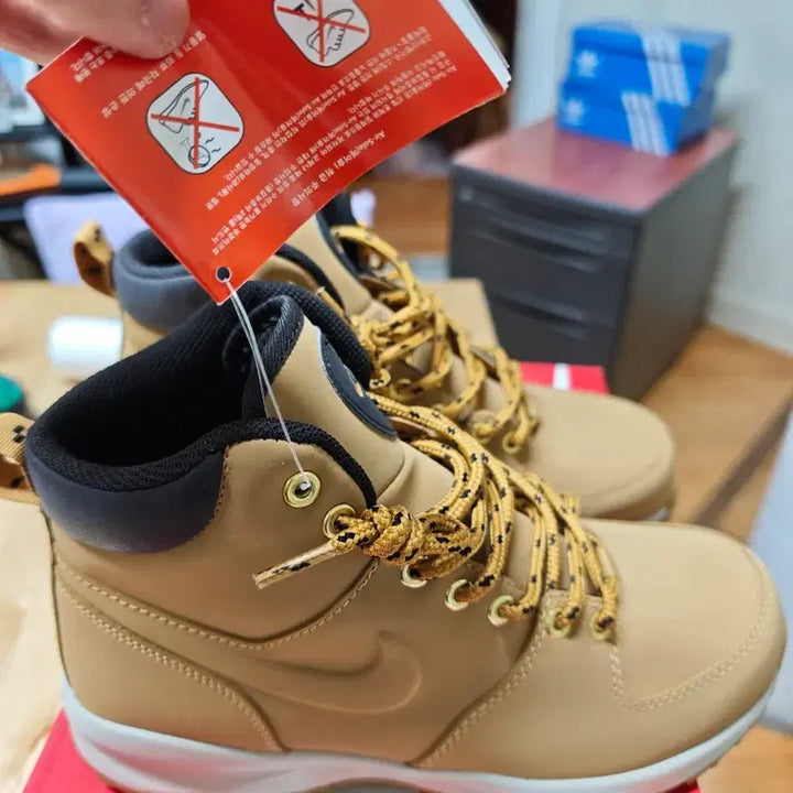 [BUNJANG] Nike ACG Manoa Leather Boots Haystack/Haystack-Velvet Brown / 나이키 마노아 레더 부츠 255