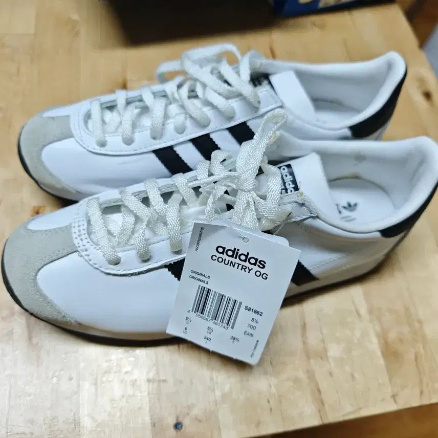 [BUNJANG] Adidas Country OG White Black S81862 Sneakers / 아디다스 컨트리 OG 화이트 블랙 S81862