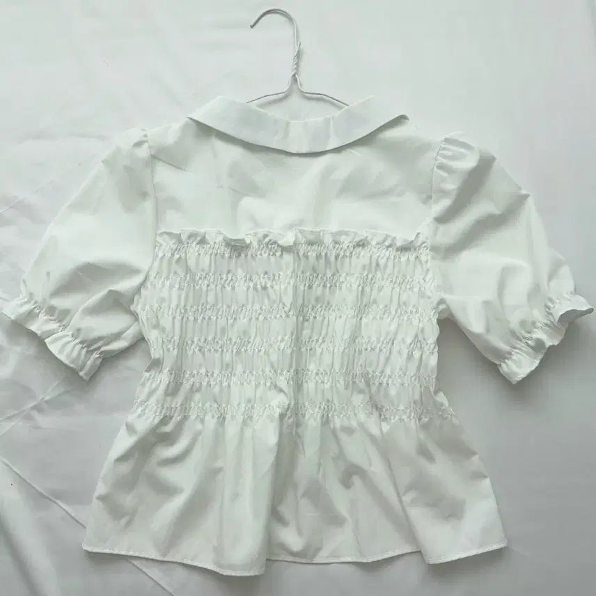 [BUNJANG] White Shirring Puff Short Sleeve Blouse / 화이트 셔링 블라우스 퍼프 반팔