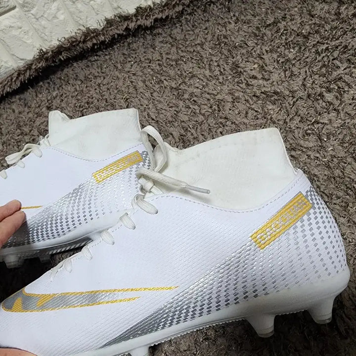 [BUNJANG] DAOQUAN Soccer Cleats / Futsal Shoes - Size 295 / (새신발수준)DAOQUAN(축구화)풋살화(295)
