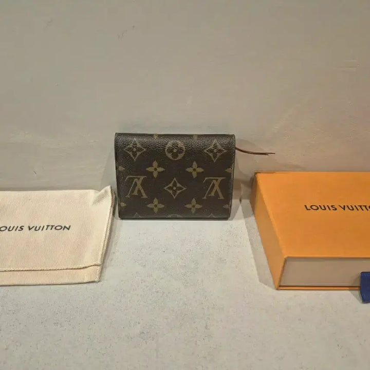 [BUNJANG] Louis Vuitton Victorine Wallet Fuchsia Monogram / 루이비통 빅토린 월릿 푸시아 컬러 풀박스 판매합니다