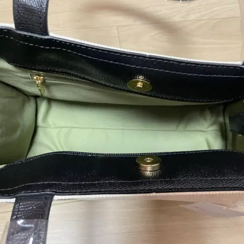 [BUNJANG] Macclani 977KD Shoulder Bag Ivory/Black / (새상품)맥끌라니 977케이디 숄더백 아이보리/블랙