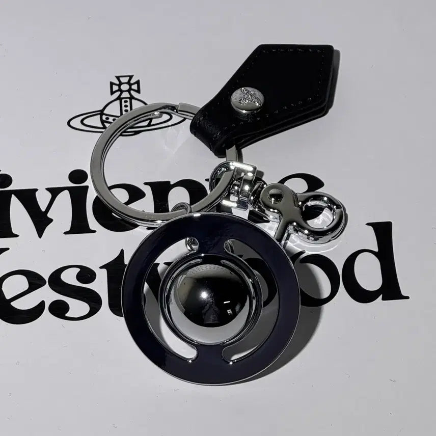 [BUNJANG] Vivienne Westwood Silver Keychain / 비비안웨스트우드  키링  실버