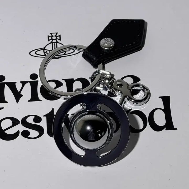 [BUNJANG] Vivienne Westwood Silver Keychain / 비비안웨스트우드  키링  실버