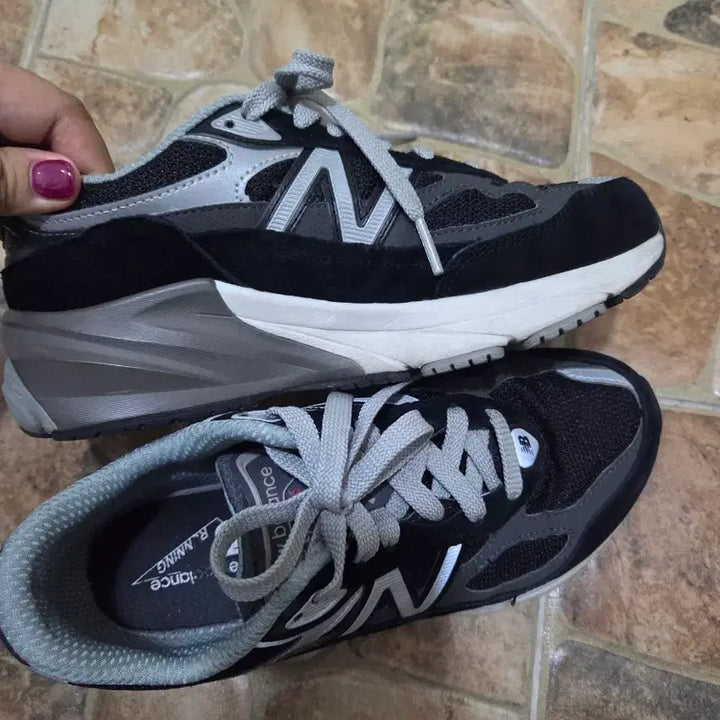 [BUNJANG] New Balance 990 V5 Black 230mm Sneakers / 뉴발란스 운동화 990 V5 블랙 230mm