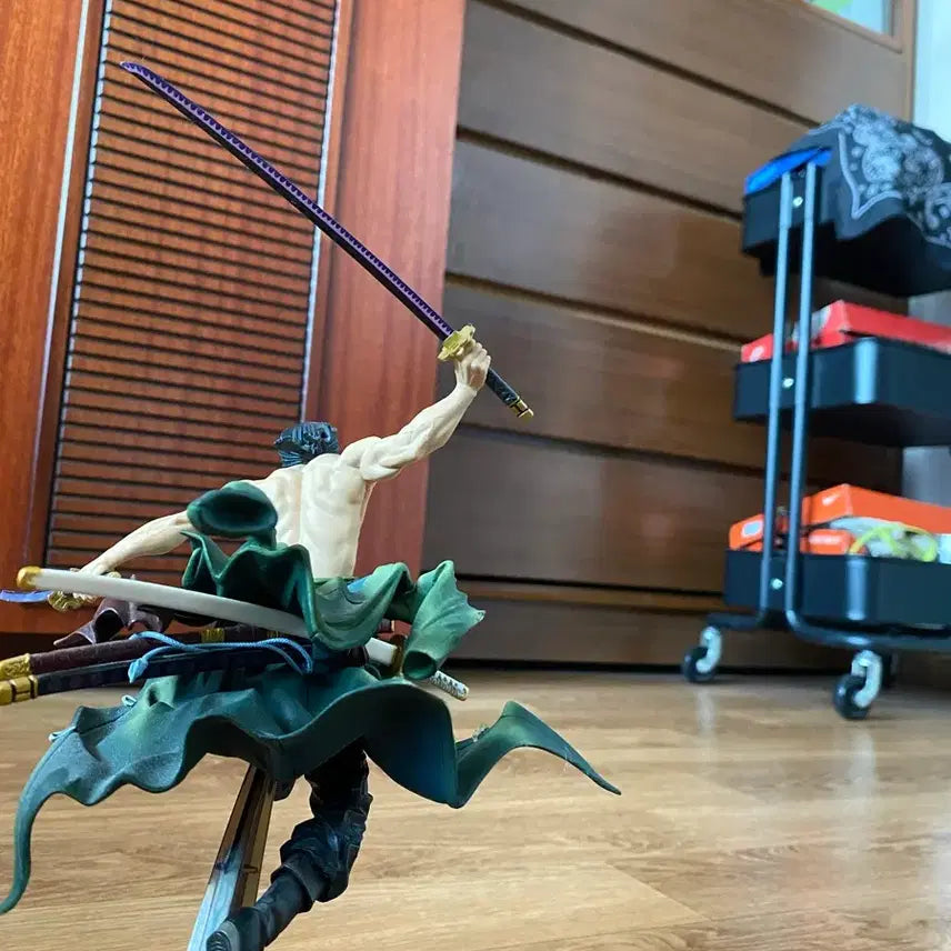 [BUNJANG] One Piece Zoro Figure / 원피스 조로 피규어 (박스 0)