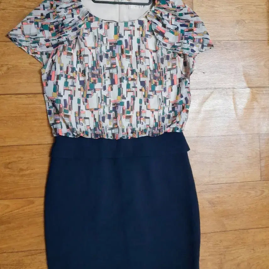 [BUNJANG] Olivia Lauren Midi Dress / 올리비아로렌 원피스