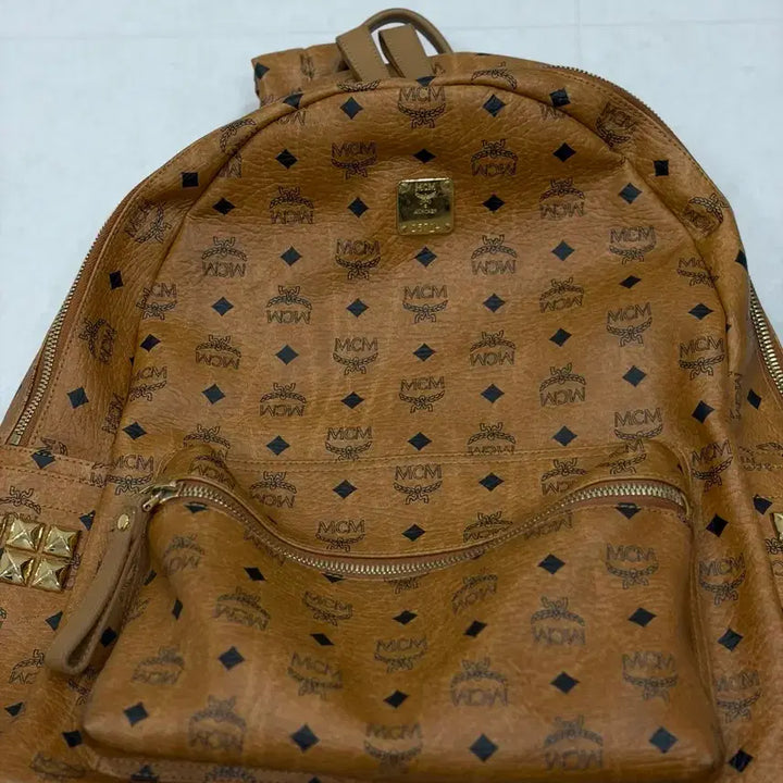 [BUNJANG] MCM Stark Visetos Backpack Brown (Large) / MCM 스타크 비세토스 백팩 브라운(라지)