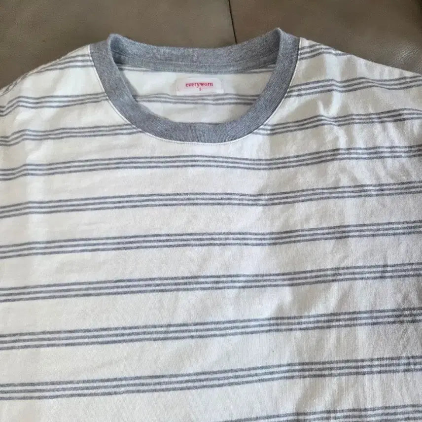 [BUNJANG] Everyone Stripe Short Sleeve T-Shirt Size 3 / 에브리원 스트라이프 반팔 3사이즈