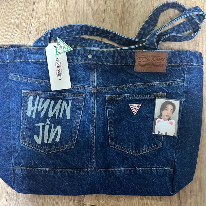 [BUNJANG] Hyunjin Engraved Tote Bag / 게스 현진 팝업 현진 각인 데님 토트백