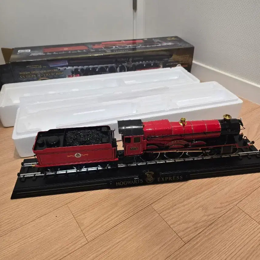 [BUNJANG] Harry Potter Hogwarts Express Die-cast Train Model / 해리포터 호그와트 익스프레스 다이캐스트 기차 모델