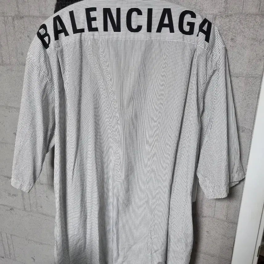 [BUNJANG] Balenciaga Short Sleeve Shirt Size 38 (XL) / 발렌시아가 반팔 셔츠 38(105)