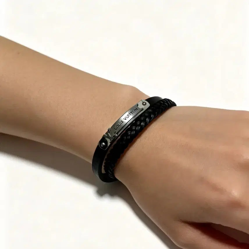 [BUNJANG] Louis Vuitton Leather Bracelet / 루이비통 가죽 팔찌