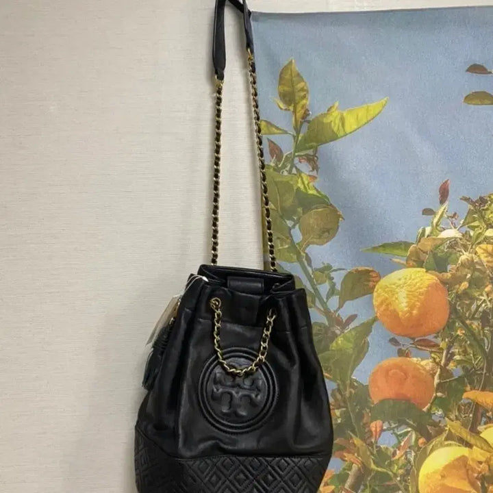 [BUNJANG] Tory Burch Fleming Leather Bucket Bag / 토리버치 플레밍 체인 복조리백 버킷백