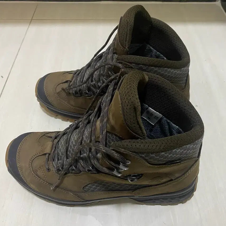 [BUNJANG] Hanwag Banks GTX Hiking Boots (265cm) / 한바그 뱅크스 GTX