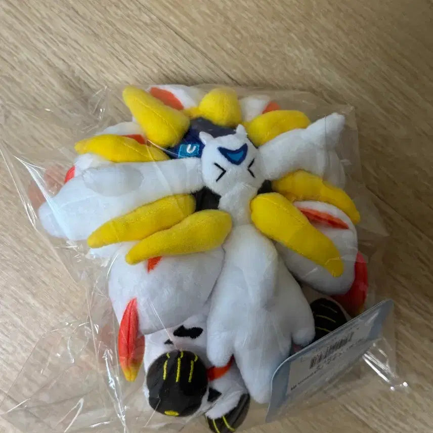 [BUNJANG] Pokemon Solgaleo Plush Doll / 포켓몬스터 솔가레오 인형 미개봉 새상품